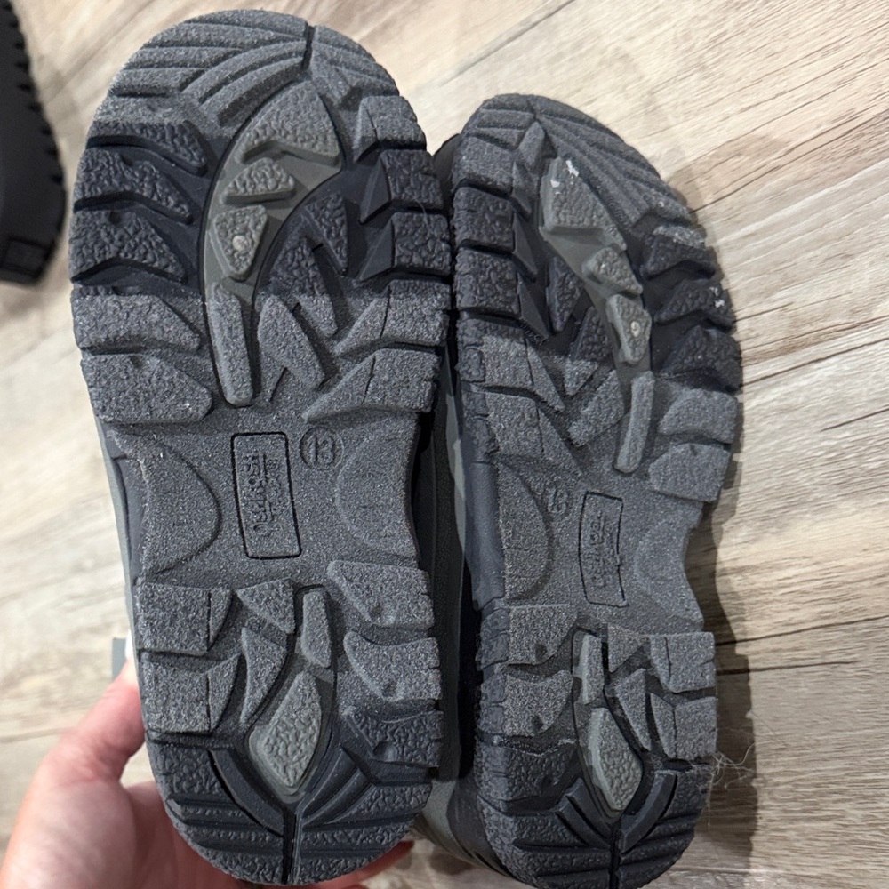 OshKosh B'gosh Gray and Black Kids Winter Boots - Picture 2 of 2